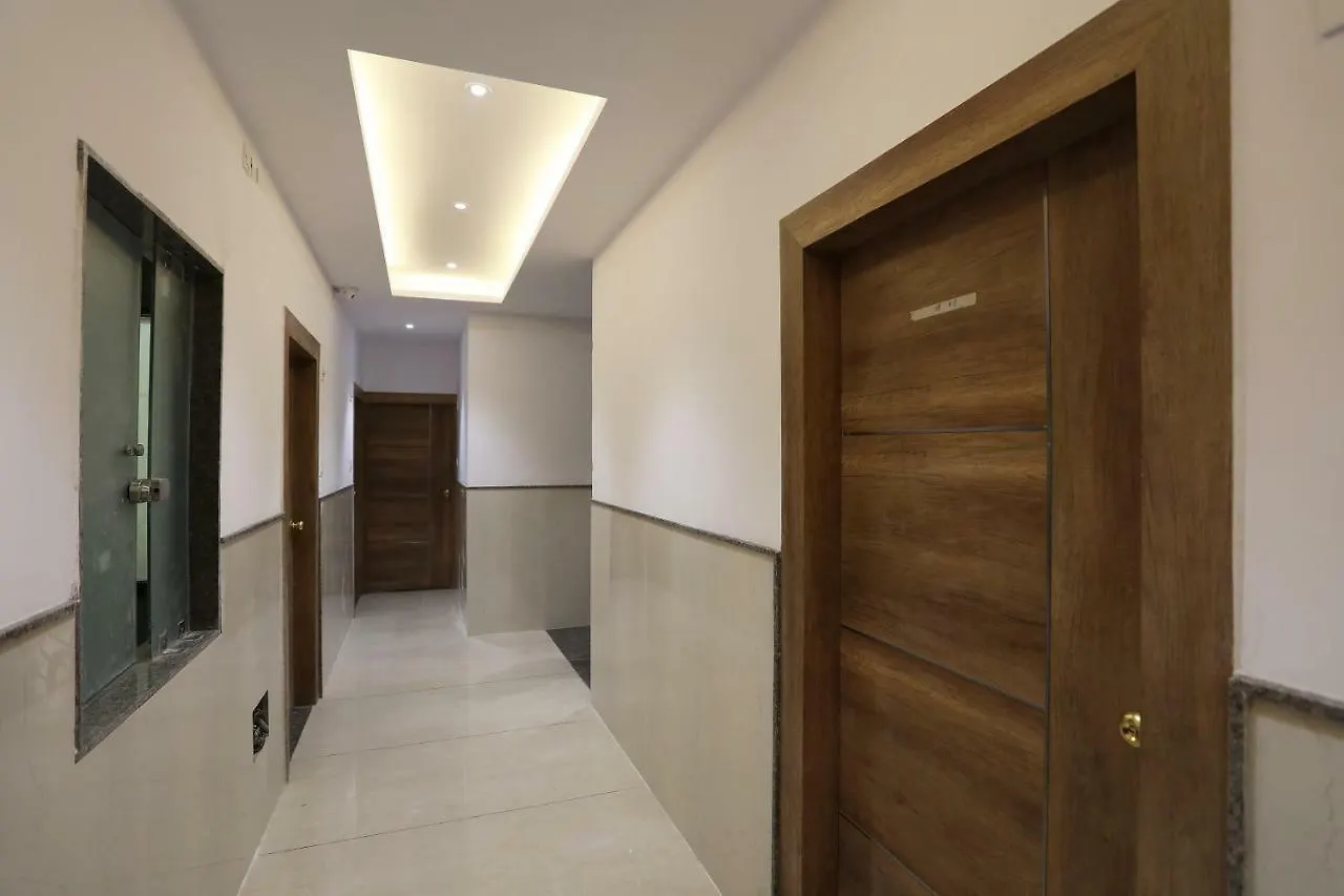 ***  Airport Hotel Ivy With Free Airport Transfr New Delhi Inde